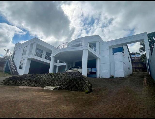 5 BEDROOM HOUSE FOR SALE IN SHALLCROSS